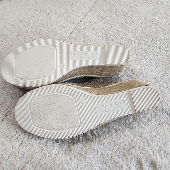 Bernie Mev. -Runs Small- Metallic Tan Slide Wedge Sandals size 38 6.5 6 - Picture 7 of 11